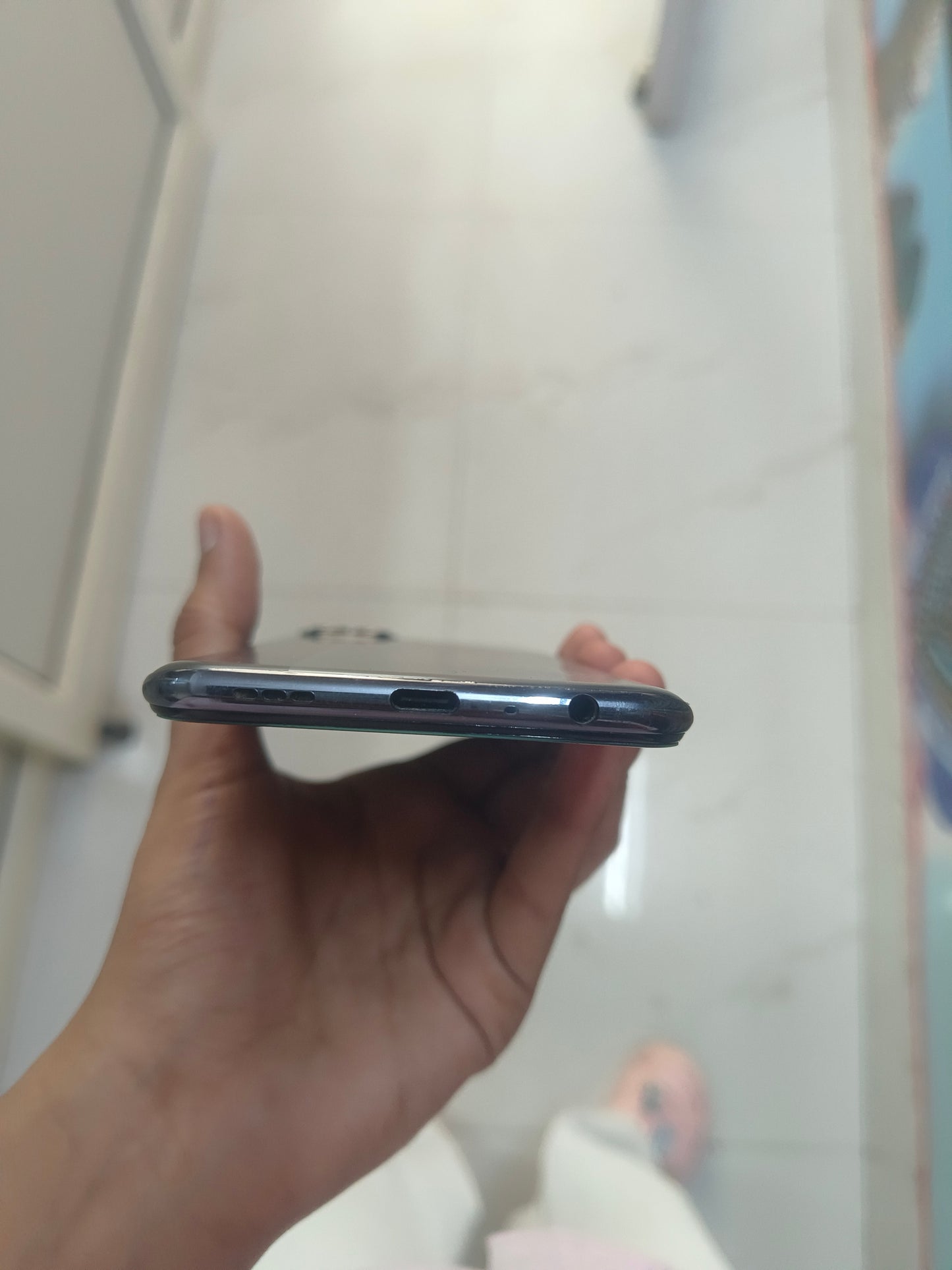 Dealshut Phone Oppo F17 Pro    8/128