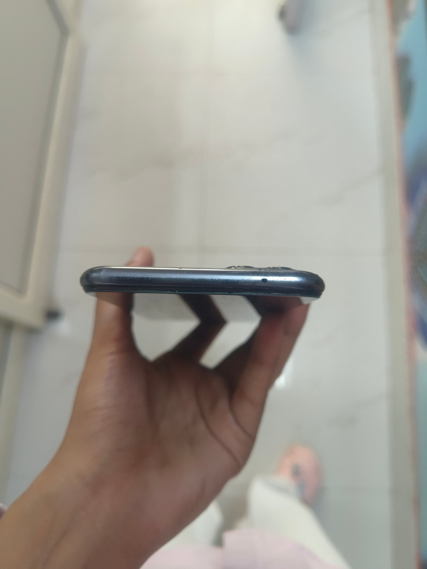 Dealshut Phone Oppo F17 Pro    8/128