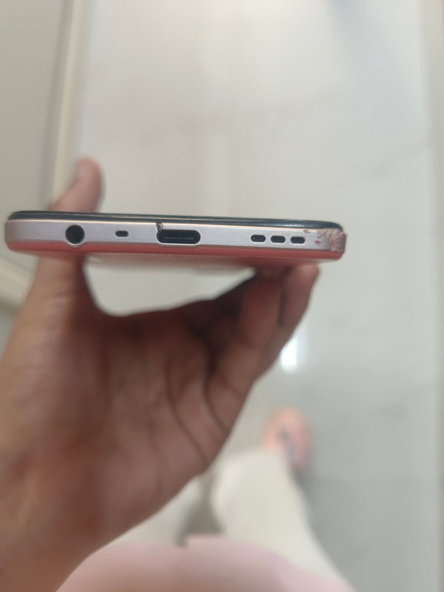 Dealshut Phone Oppo F17    6/128