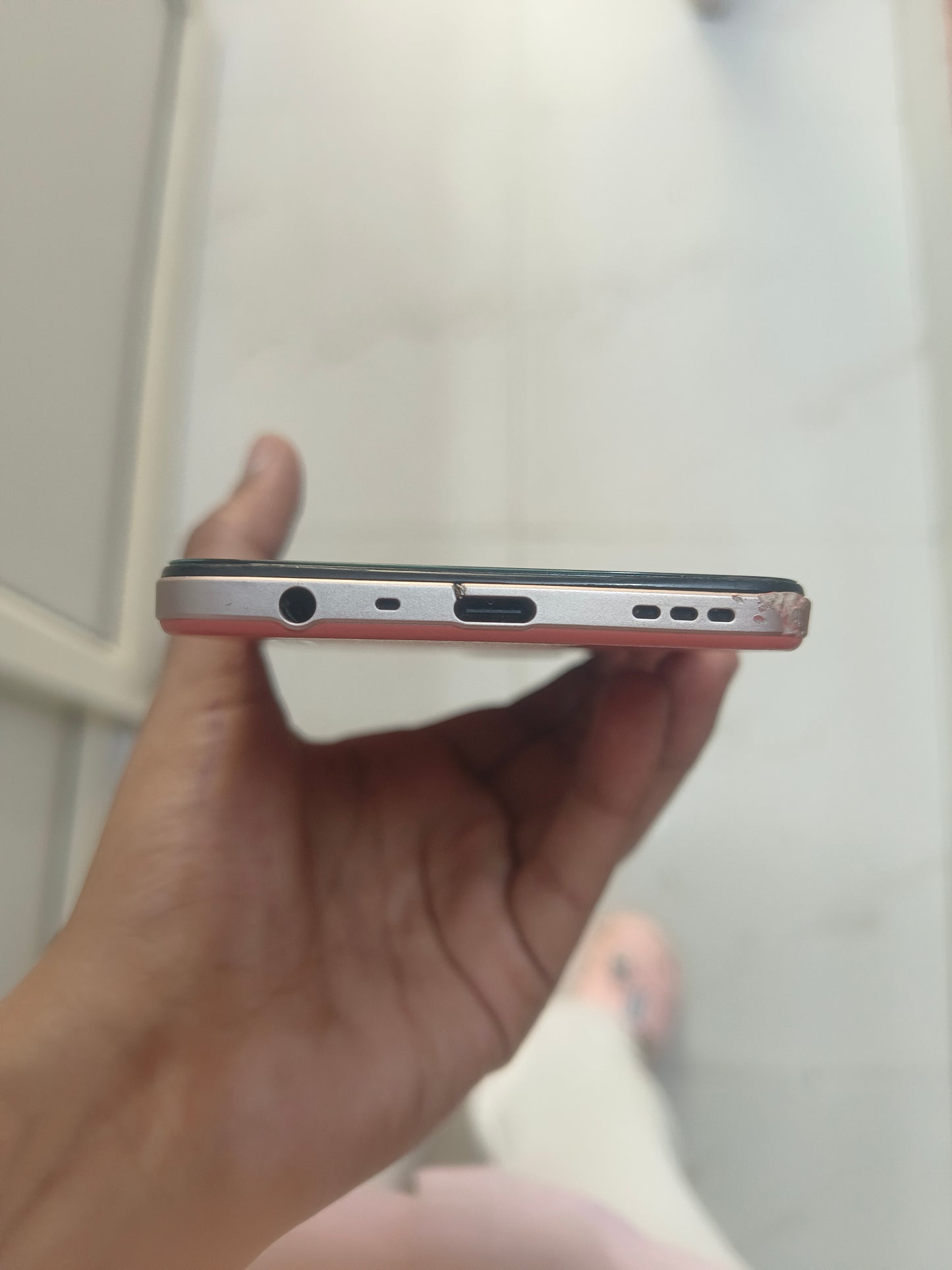 Dealshut Phone Oppo F17    6/128