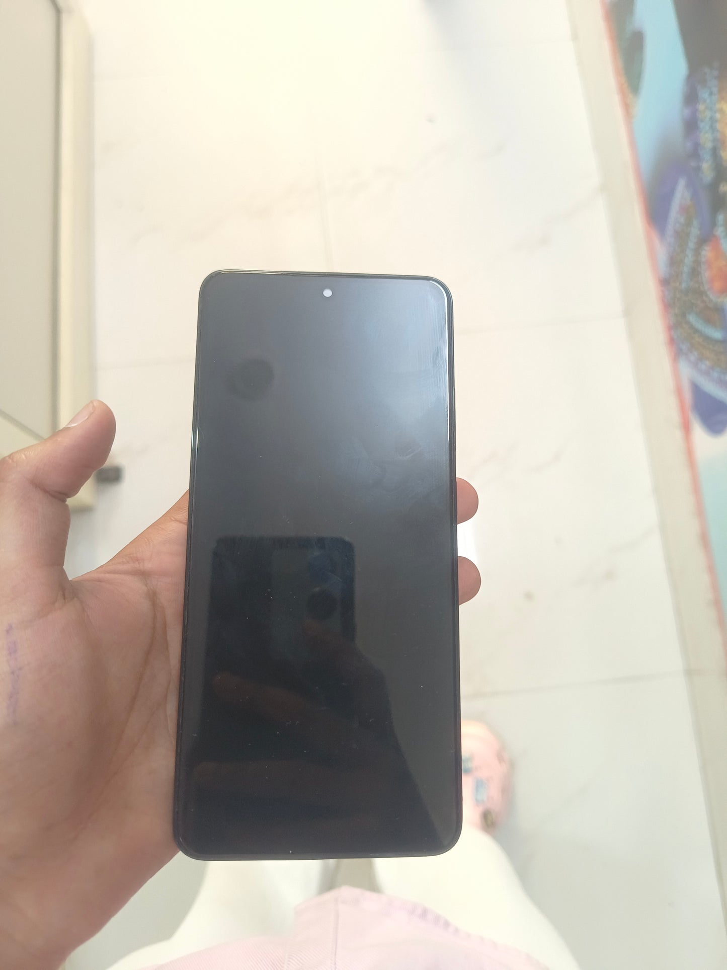 Dealshut Phone Oppo F27   8/128