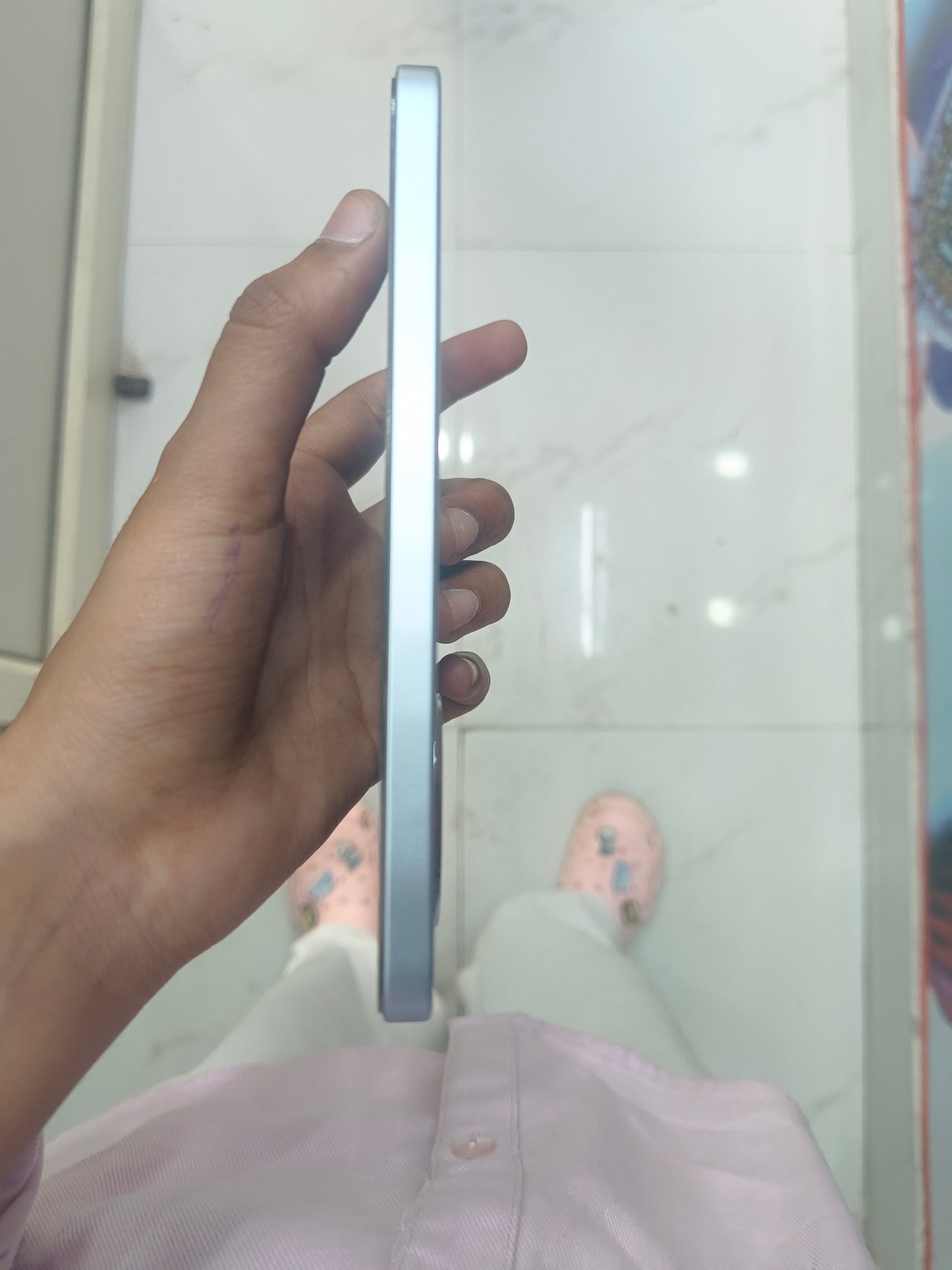 Dealshut Phone Oppo F29    8/128