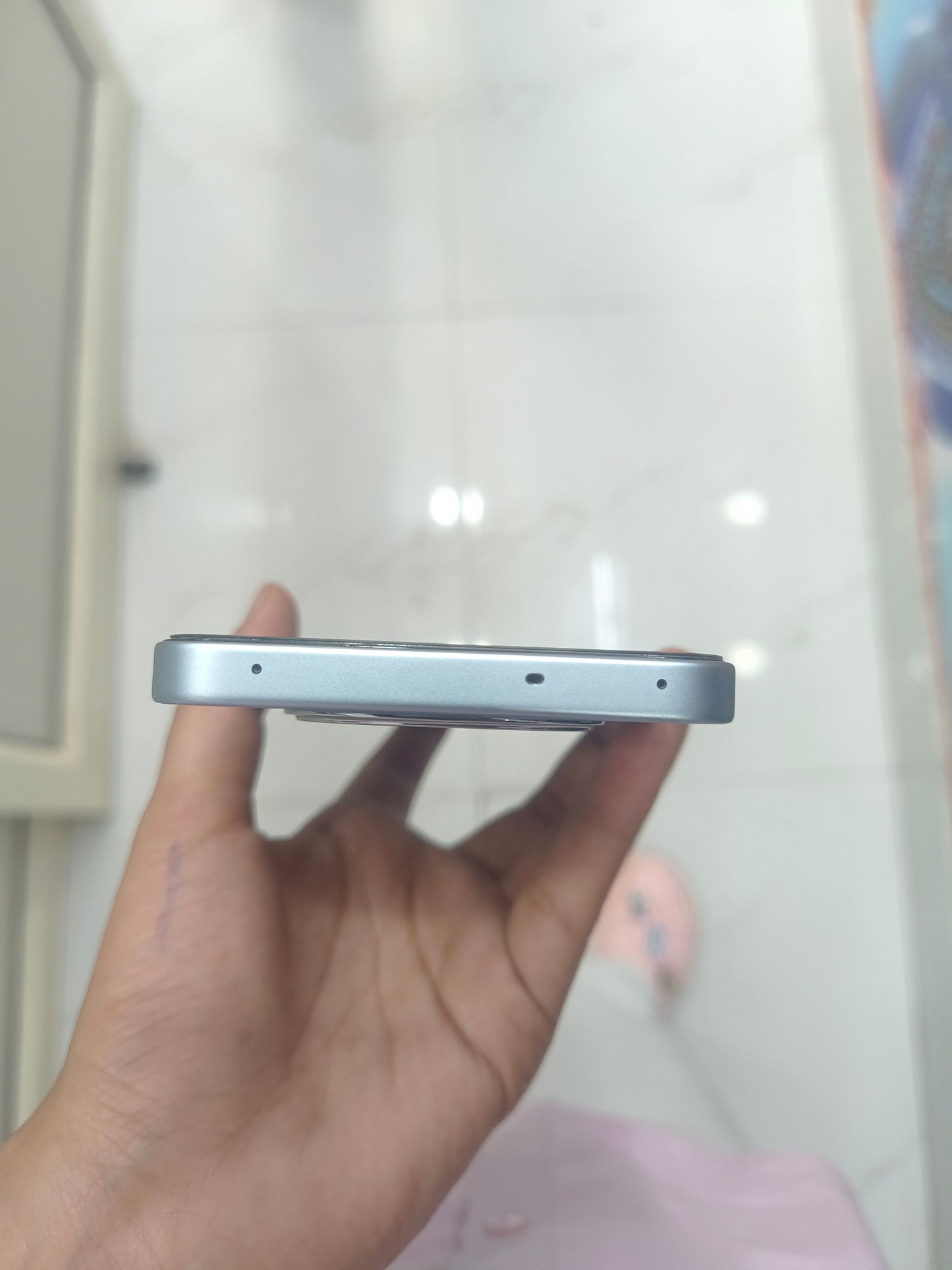 Dealshut Phone Oppo F29    8/128