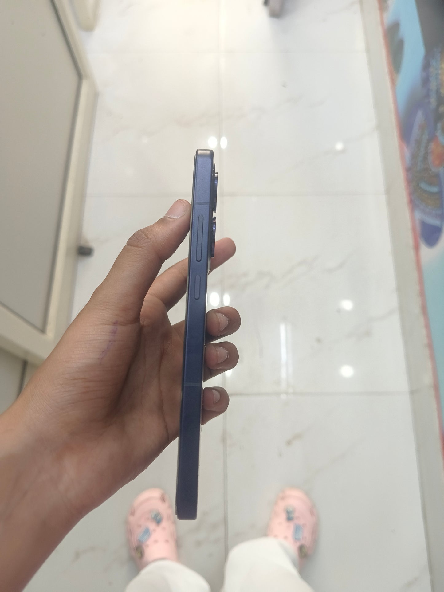 Dealshut Phone Oppo Reno 13     8/128