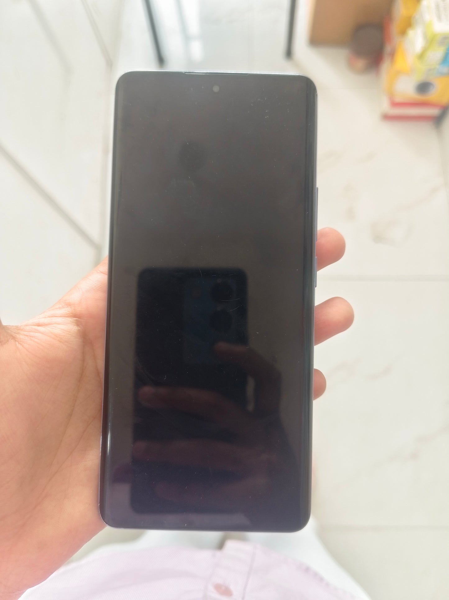 Dealshut Phone REALME P1 PRO      8/256