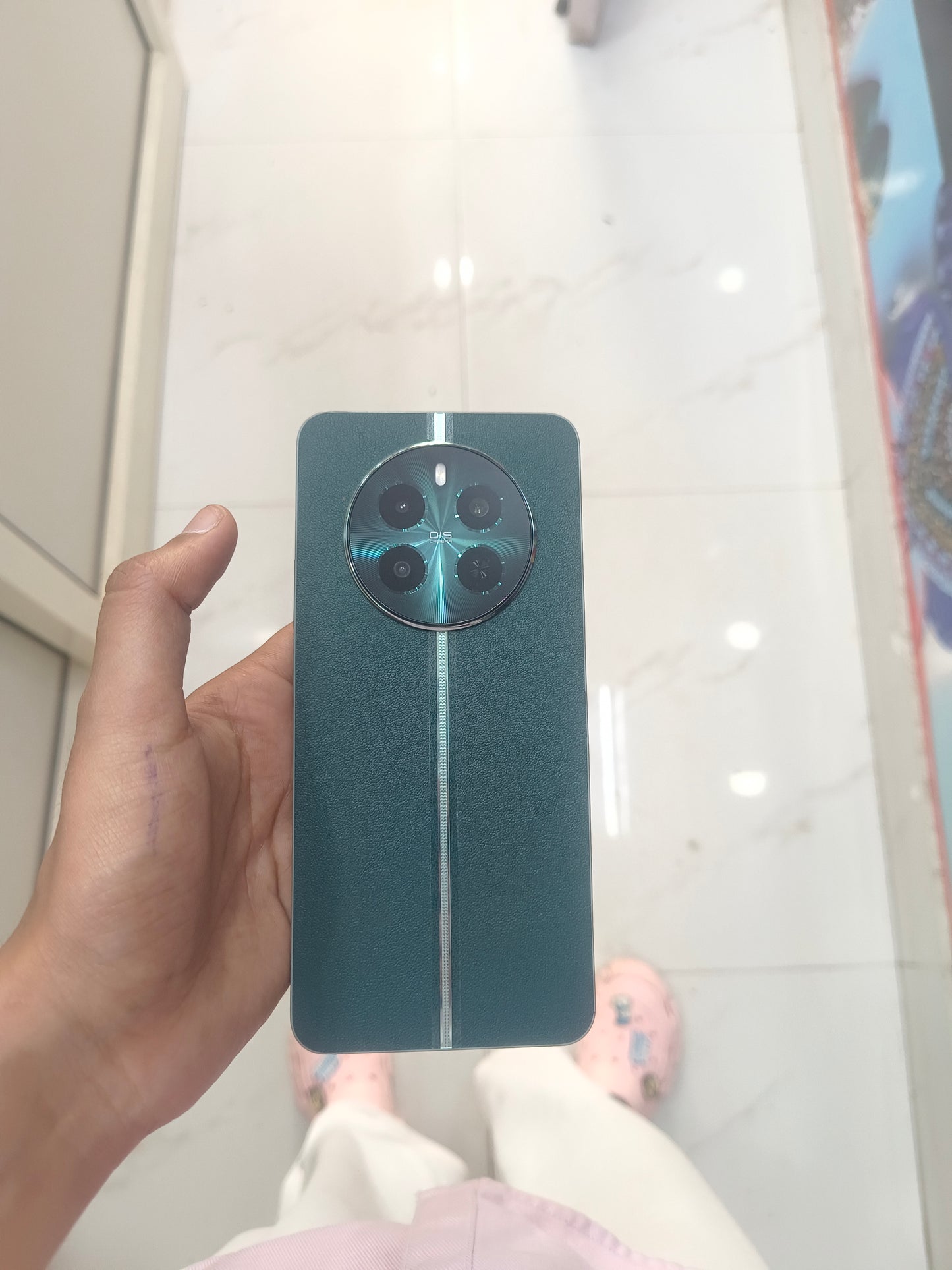 Dealshut Phone Realme 12+    8/128