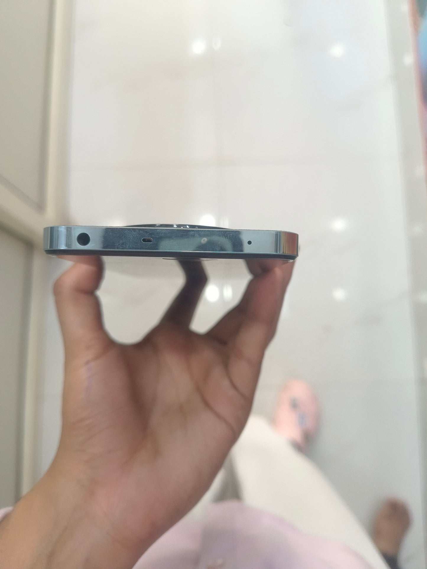 Dealshut Phone Realme 12+    8/128