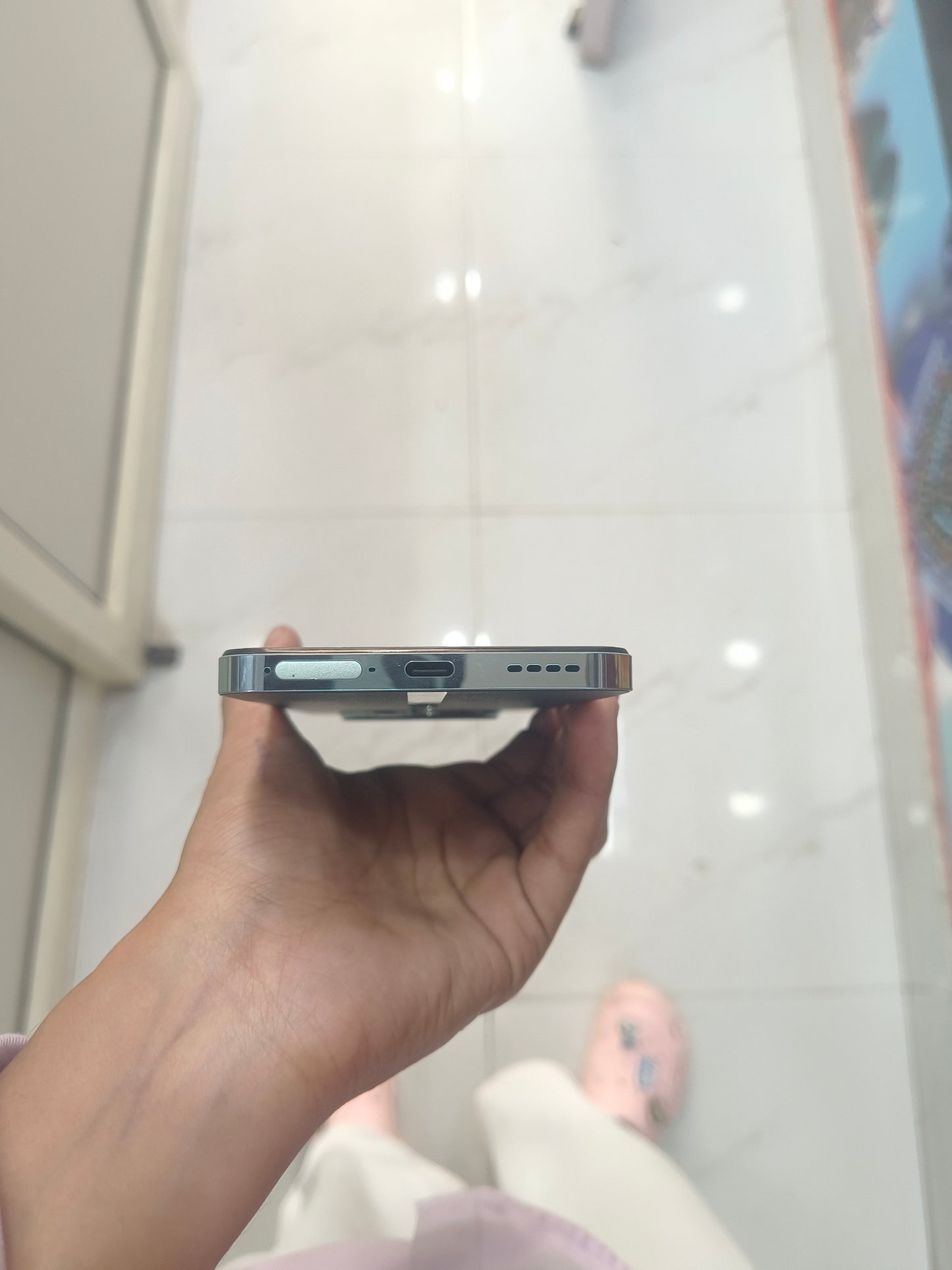 Dealshut Phone Realme 12+    8/128