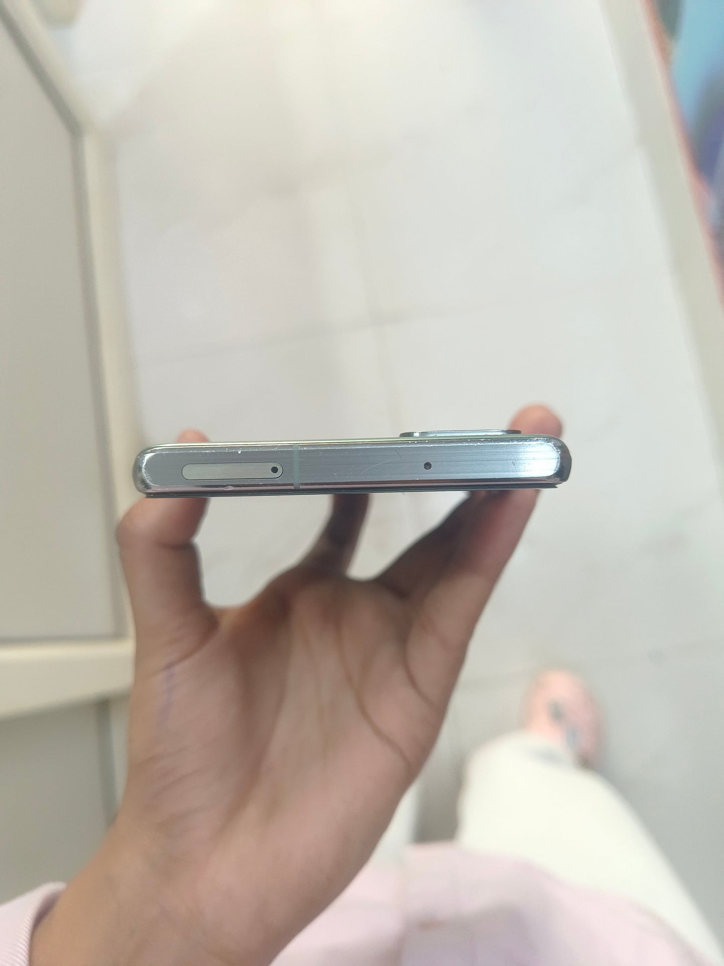 Dealshut Phone SAMSUNG NOTE 20       8/256