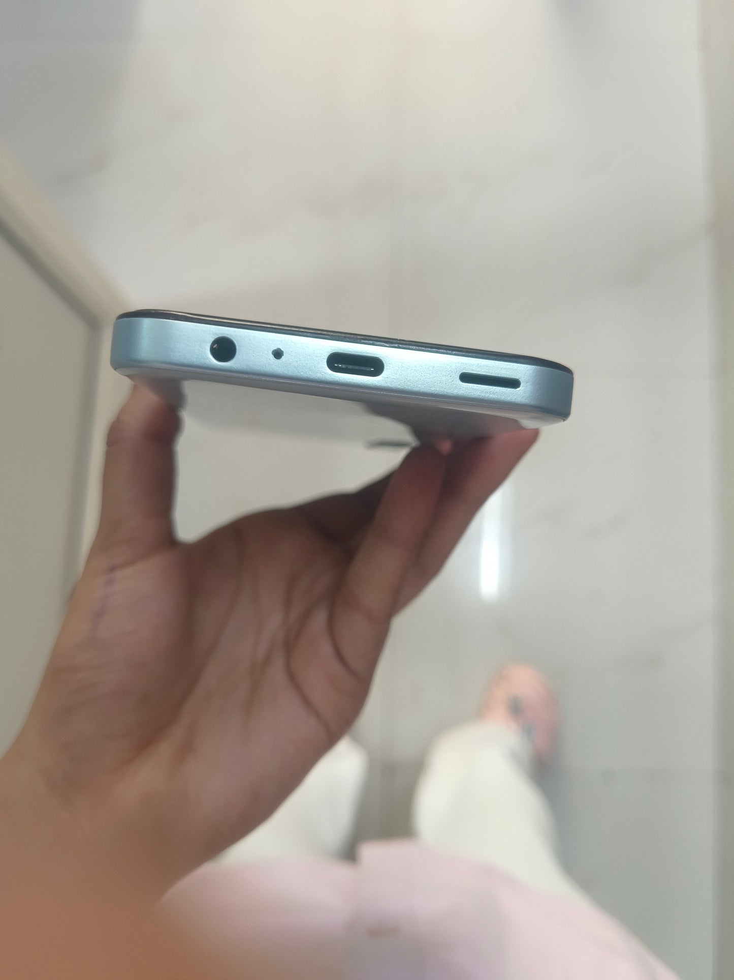 Dealshut Phone Samsung galaxy F15        6/128