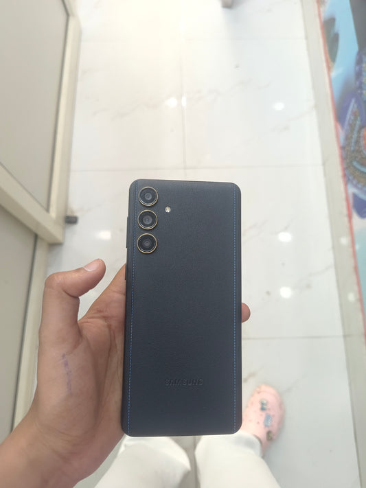 Dealshut Phone SAMSUNG GALAXY F55 8/256