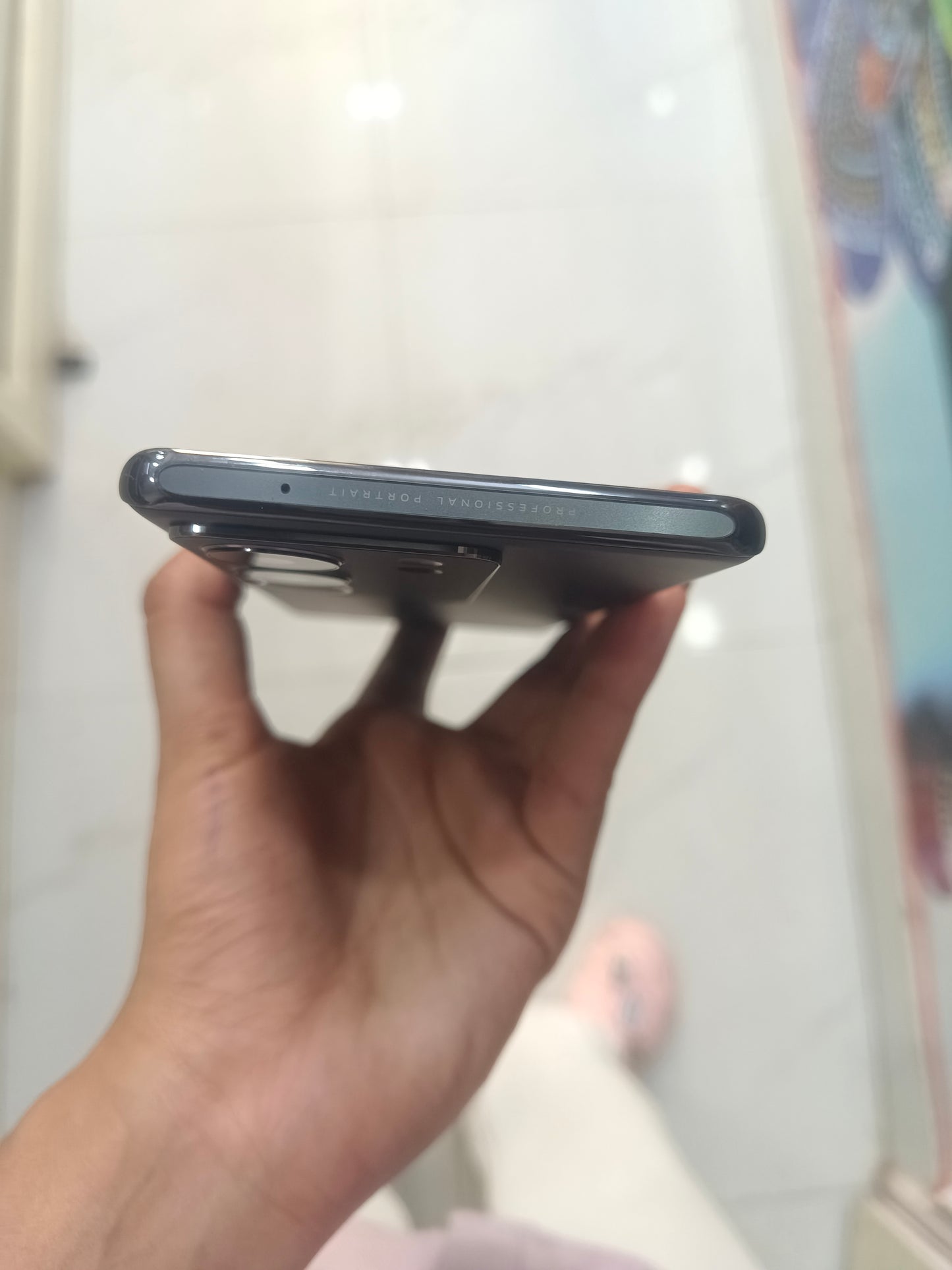 Dealshut Phone Vivo V29 Pro    8/256
