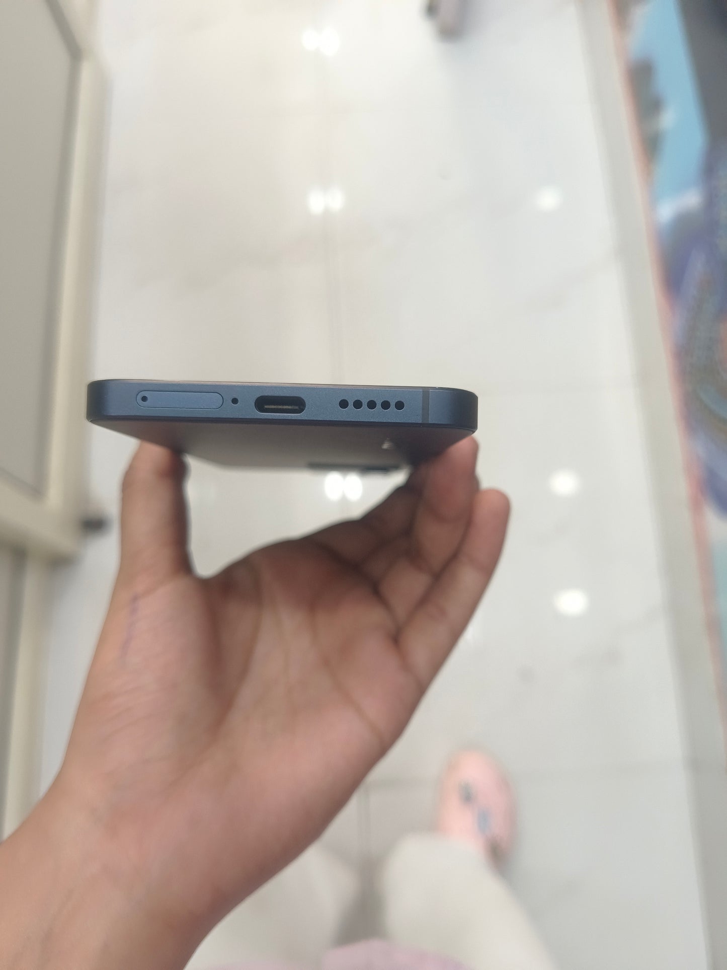 Dealshut Phone Vivo V23      8/128