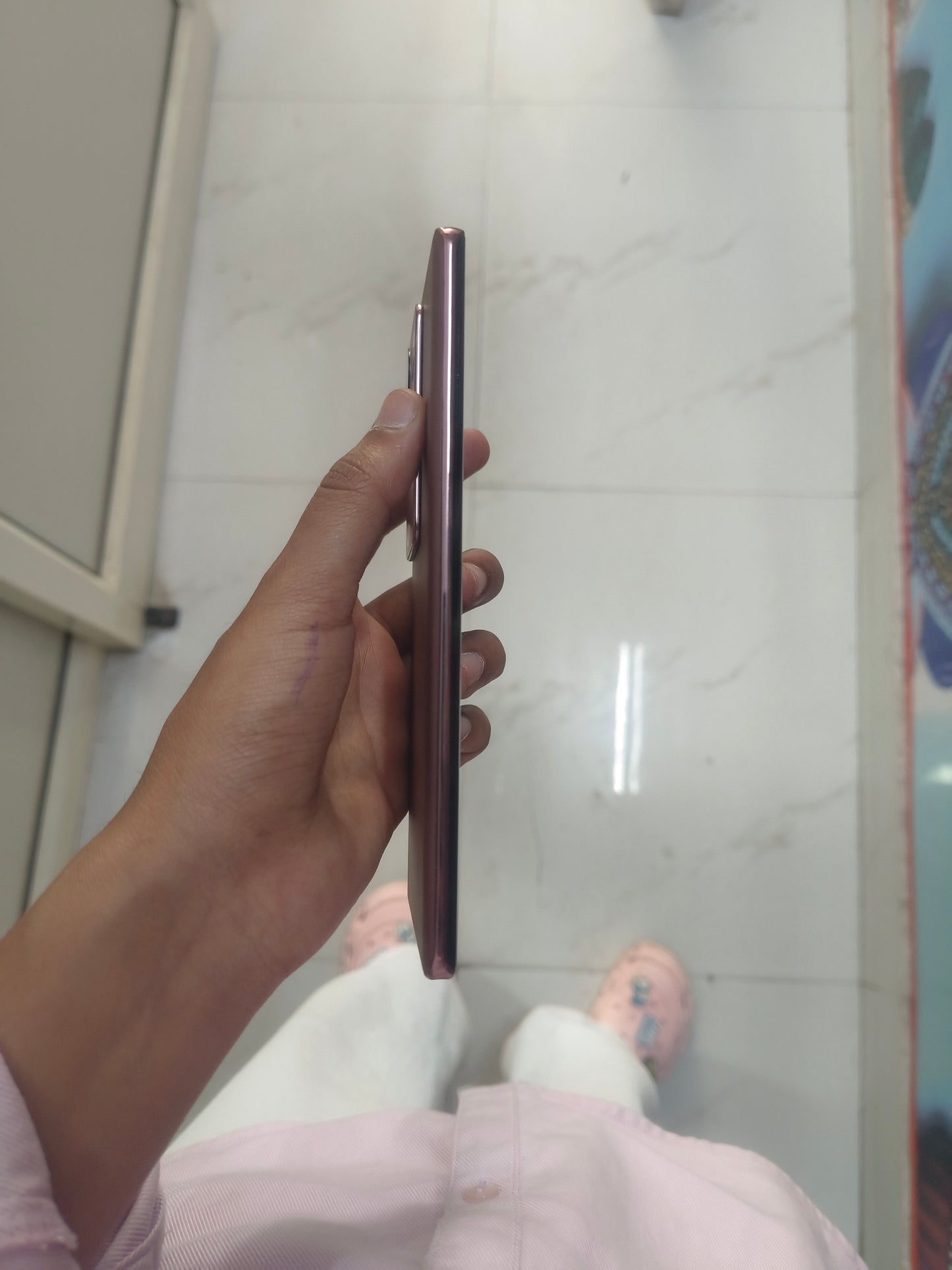 Dealshut Phone Vivo V29 Pro    12/256