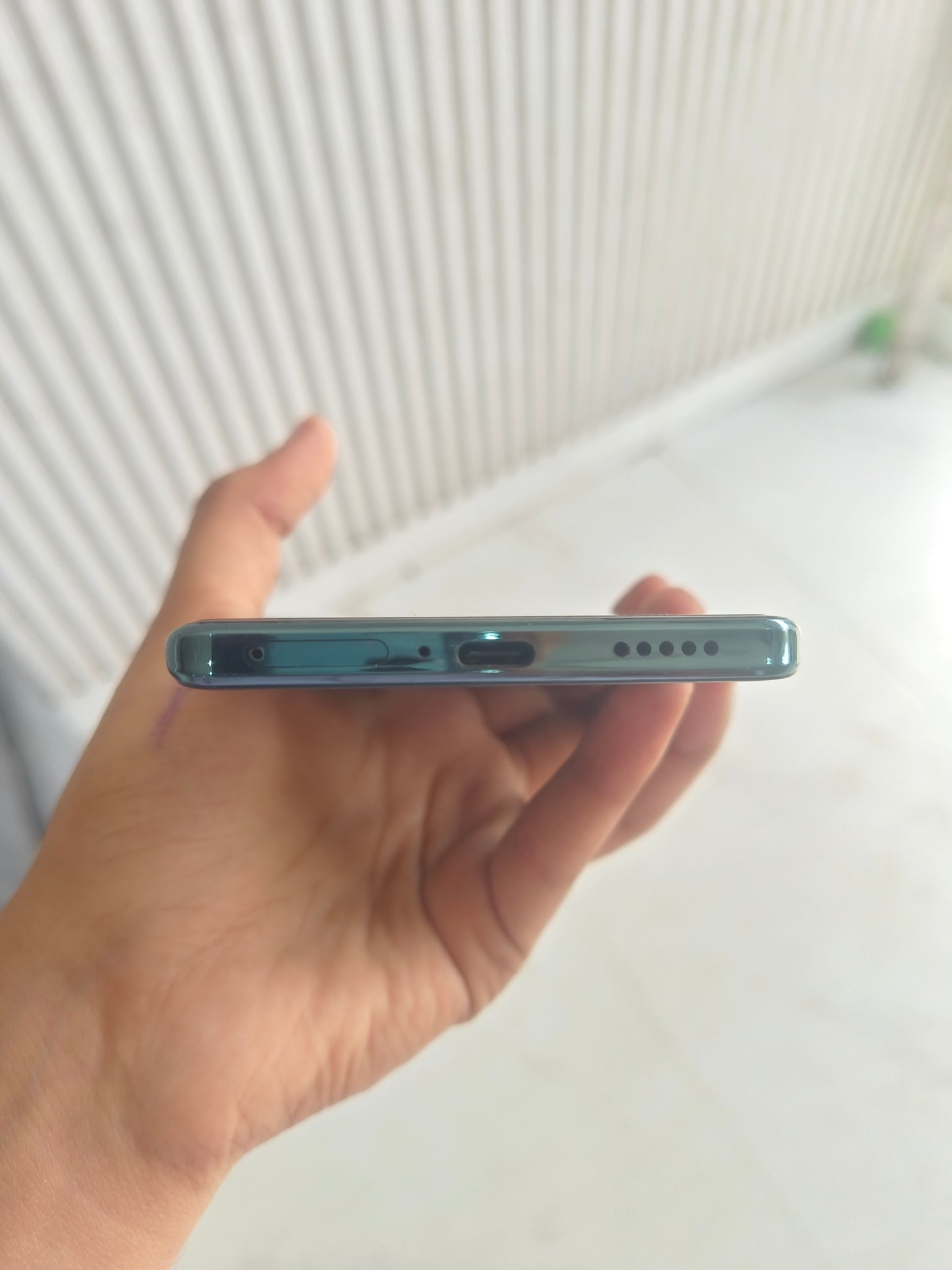 Dealshut Phone Vivo V30    8/128