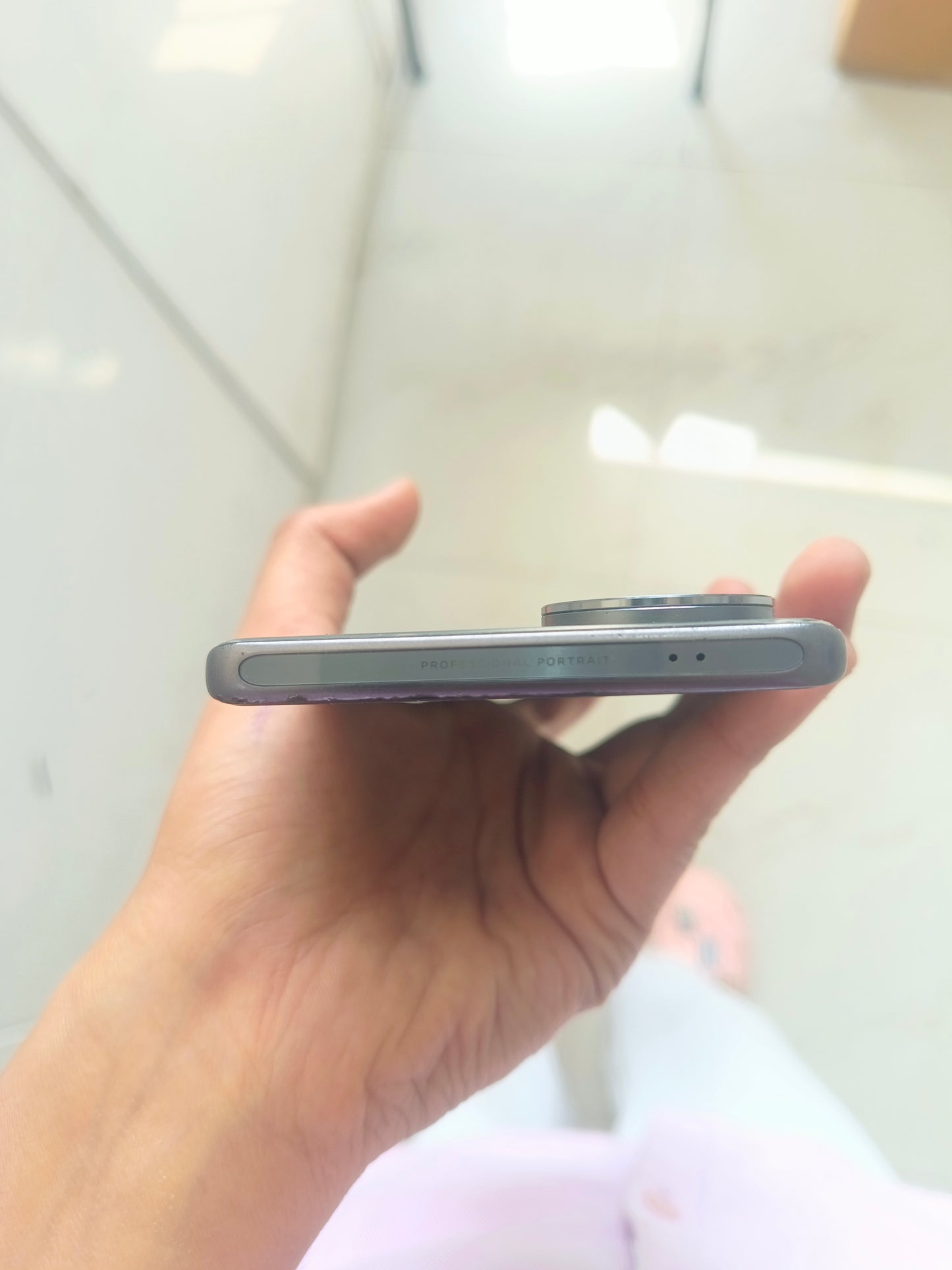 Dealshut Phone Vivo V40    8/128