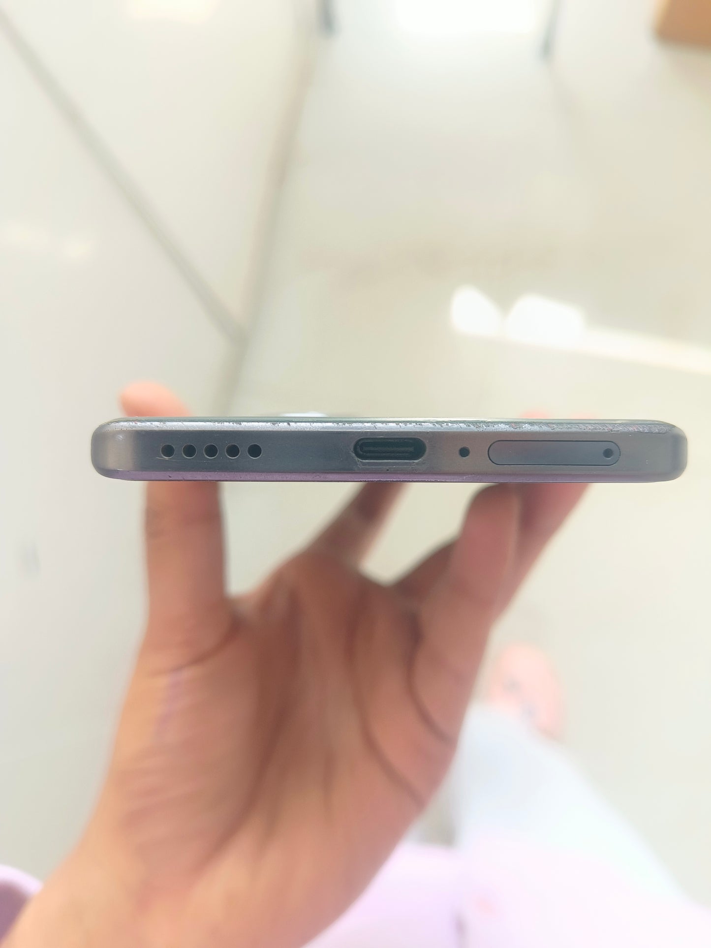 Dealshut Phone Vivo V40    8/128
