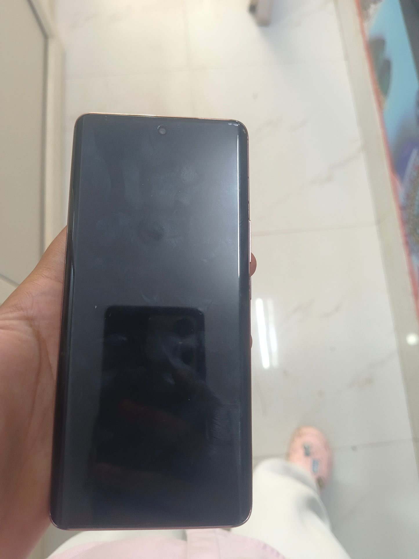 Dealshut Phone Vivo V40e       8/128