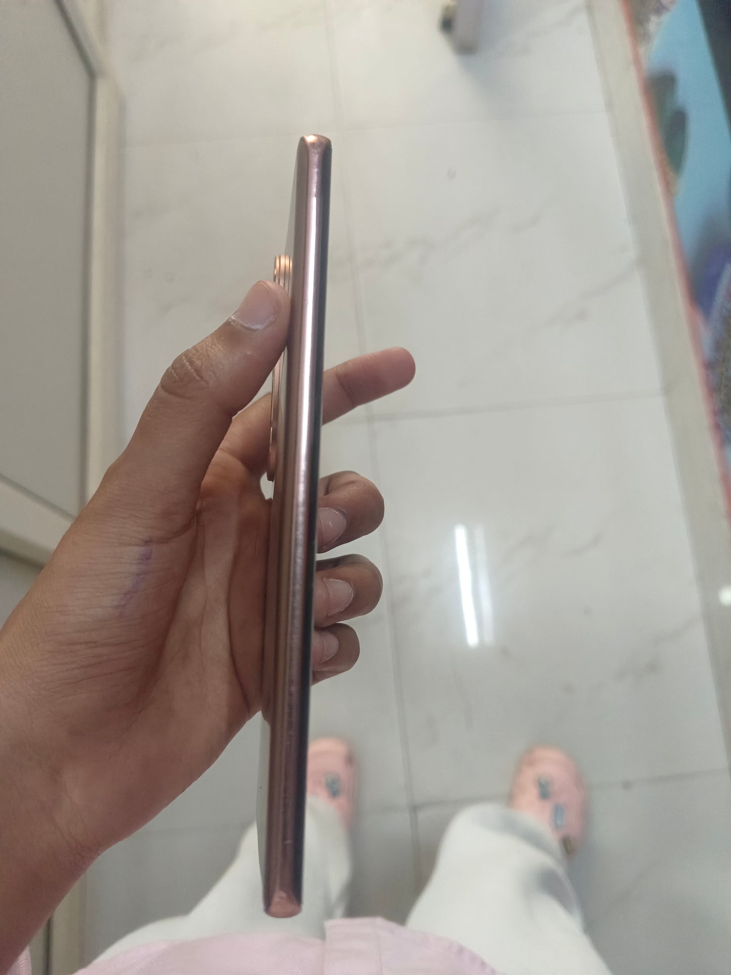 Dealshut Phone Vivo V40e       8/128