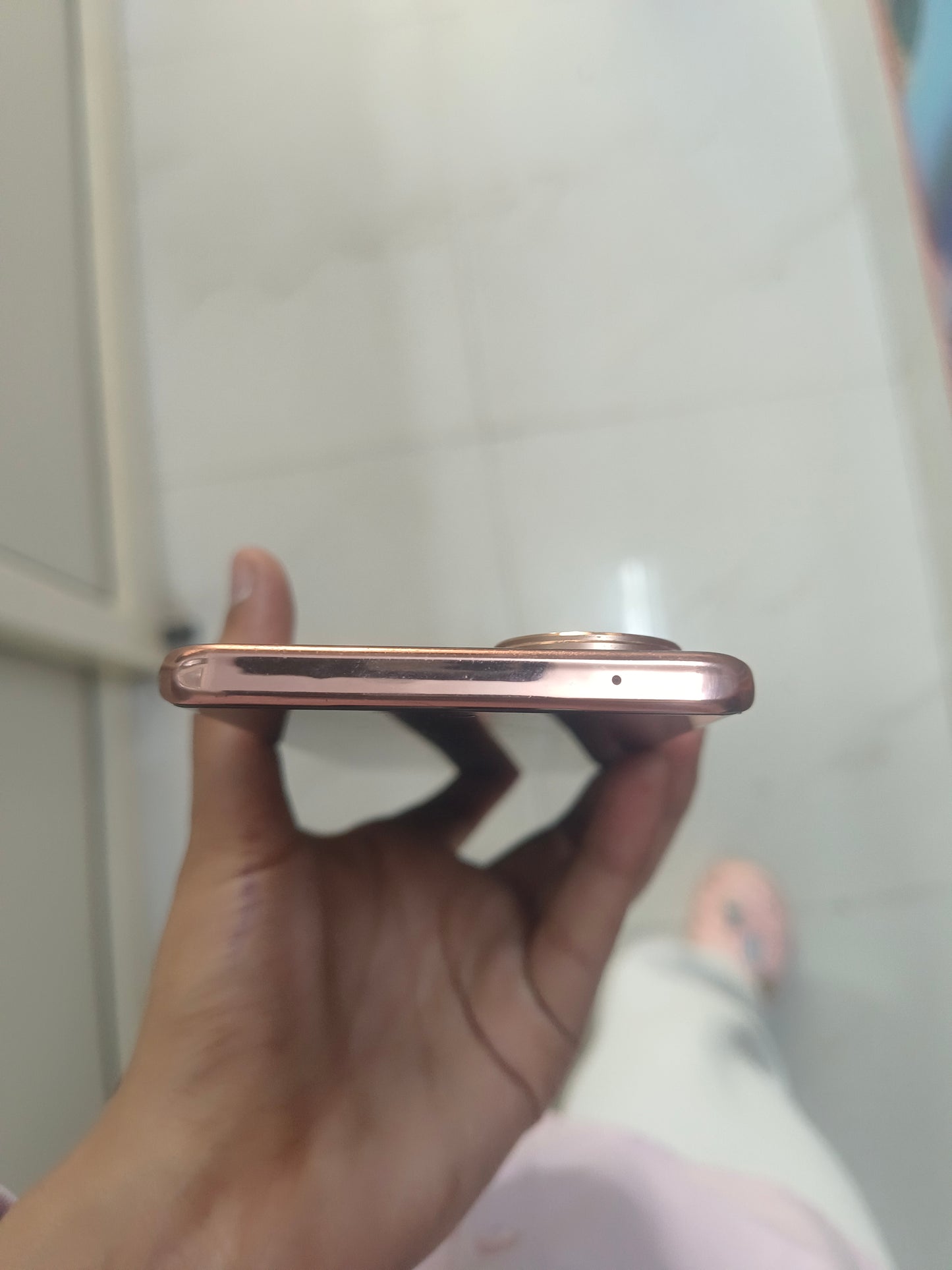 Dealshut Phone Vivo V40e       8/128