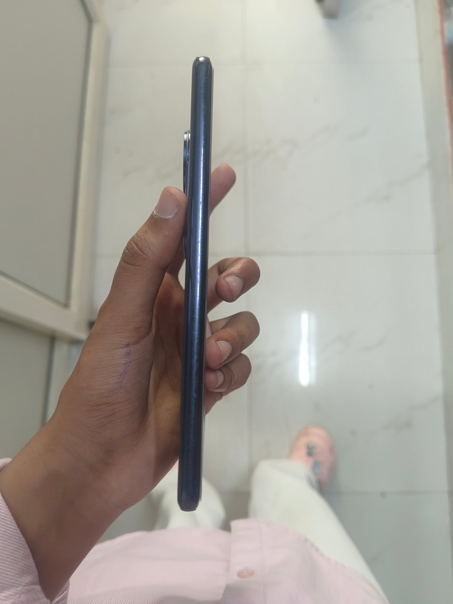 Dealshut Phone Vivo V50e       8/128
