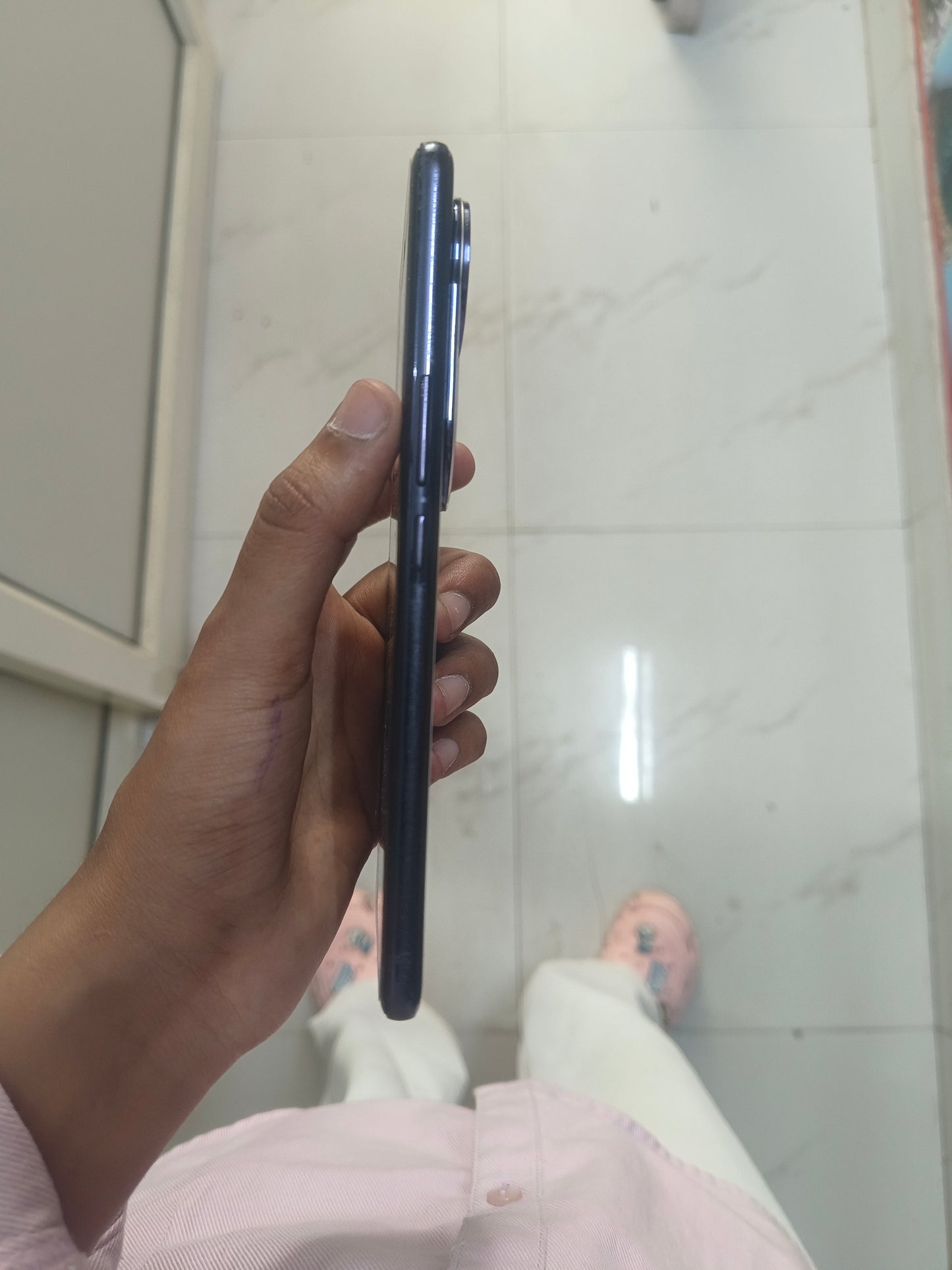 Dealshut Phone Vivo V50e       8/128