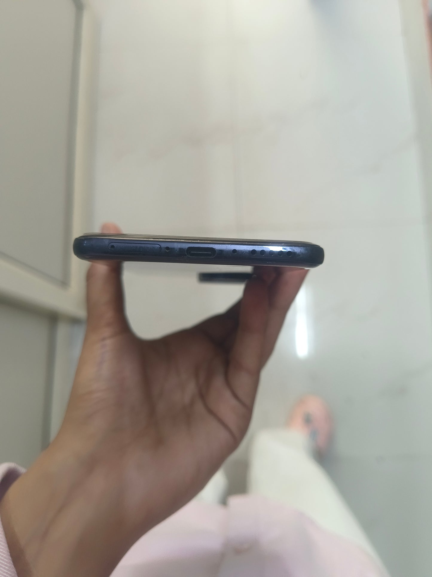 Dealshut Phone Vivo V50e       8/128