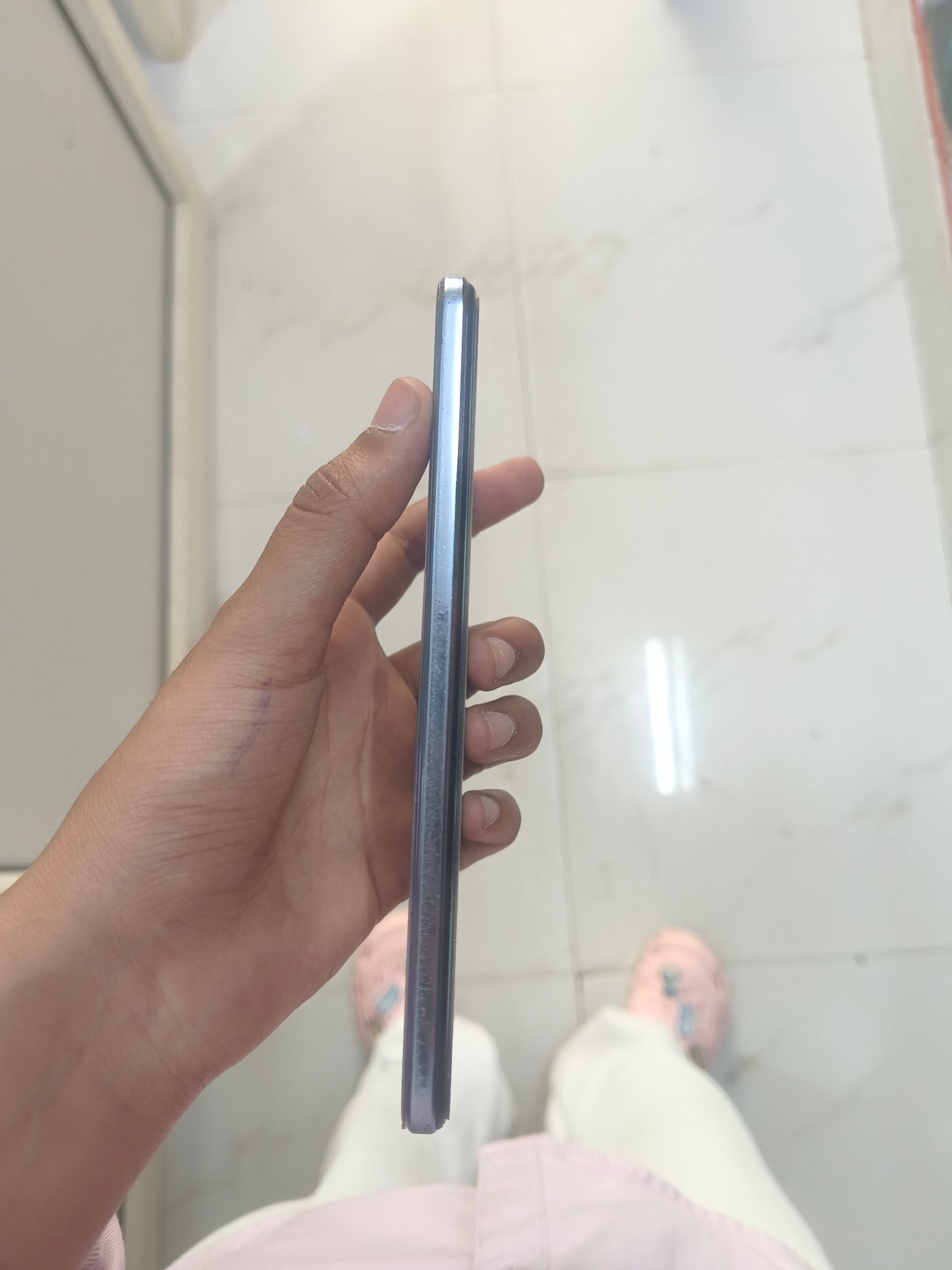 Dealshut Phone Vivo V21        8/128