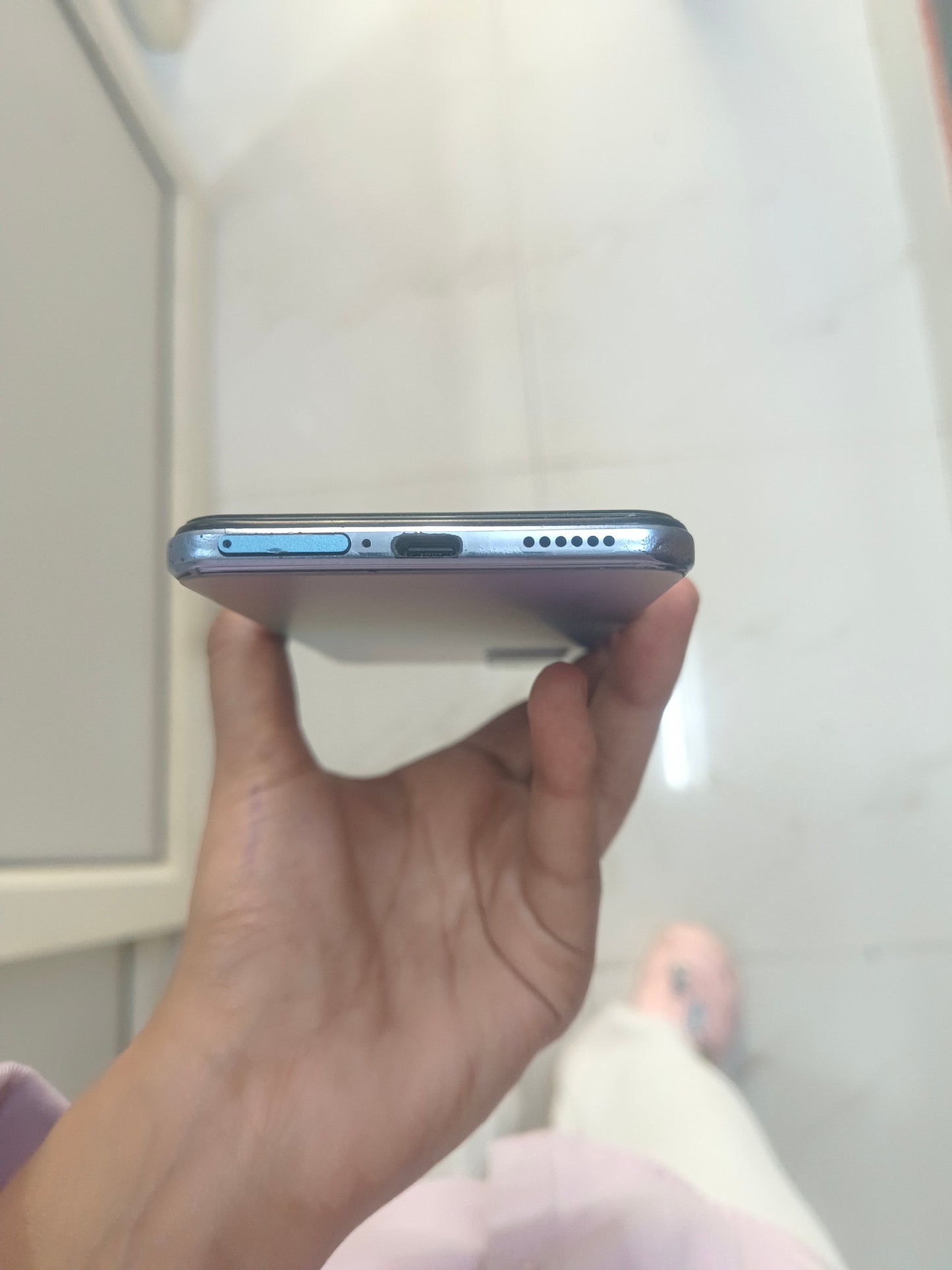Dealshut Phone Vivo V21        8/128