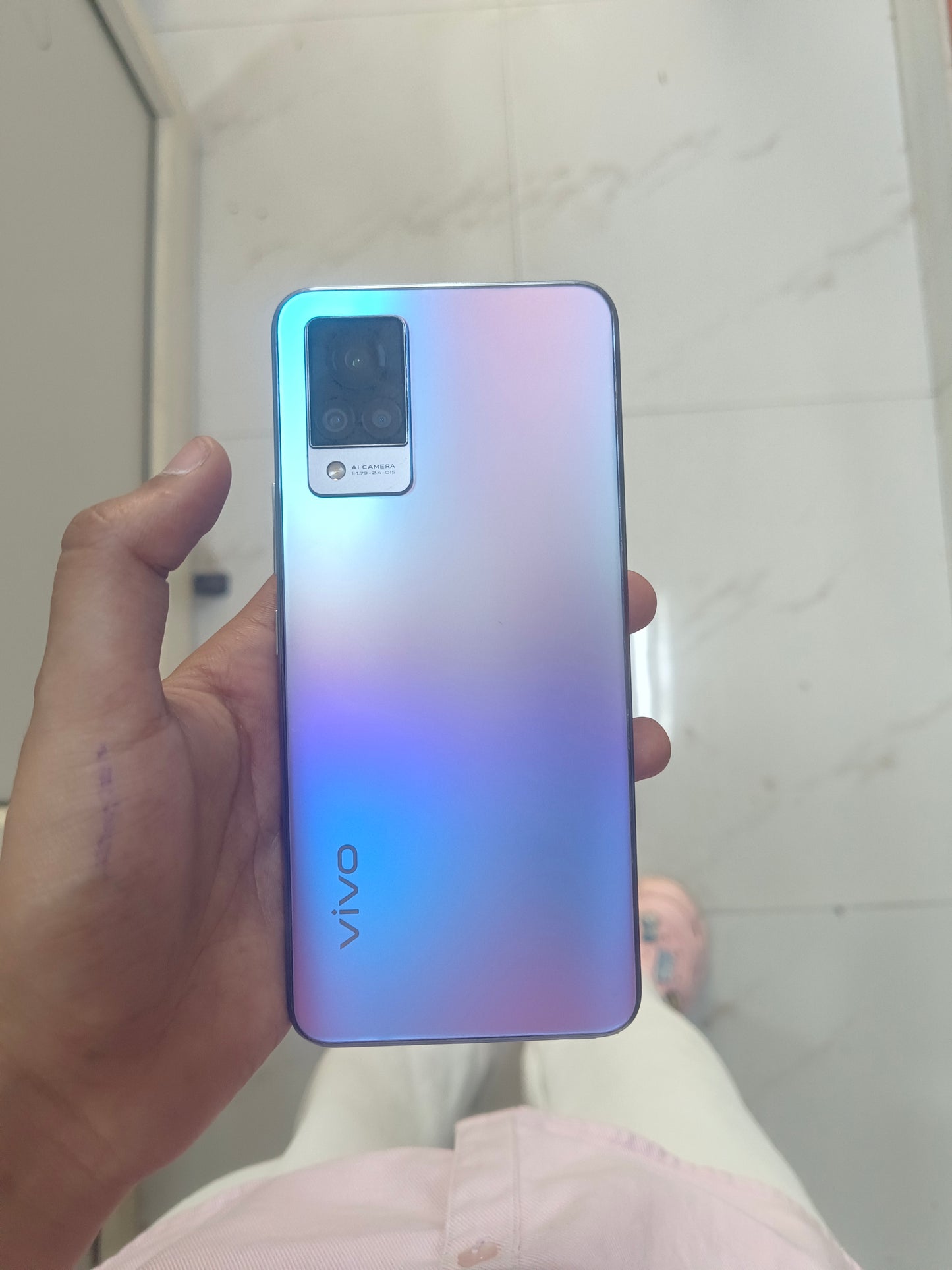 Dealshut Phone Vivo V21        8/128